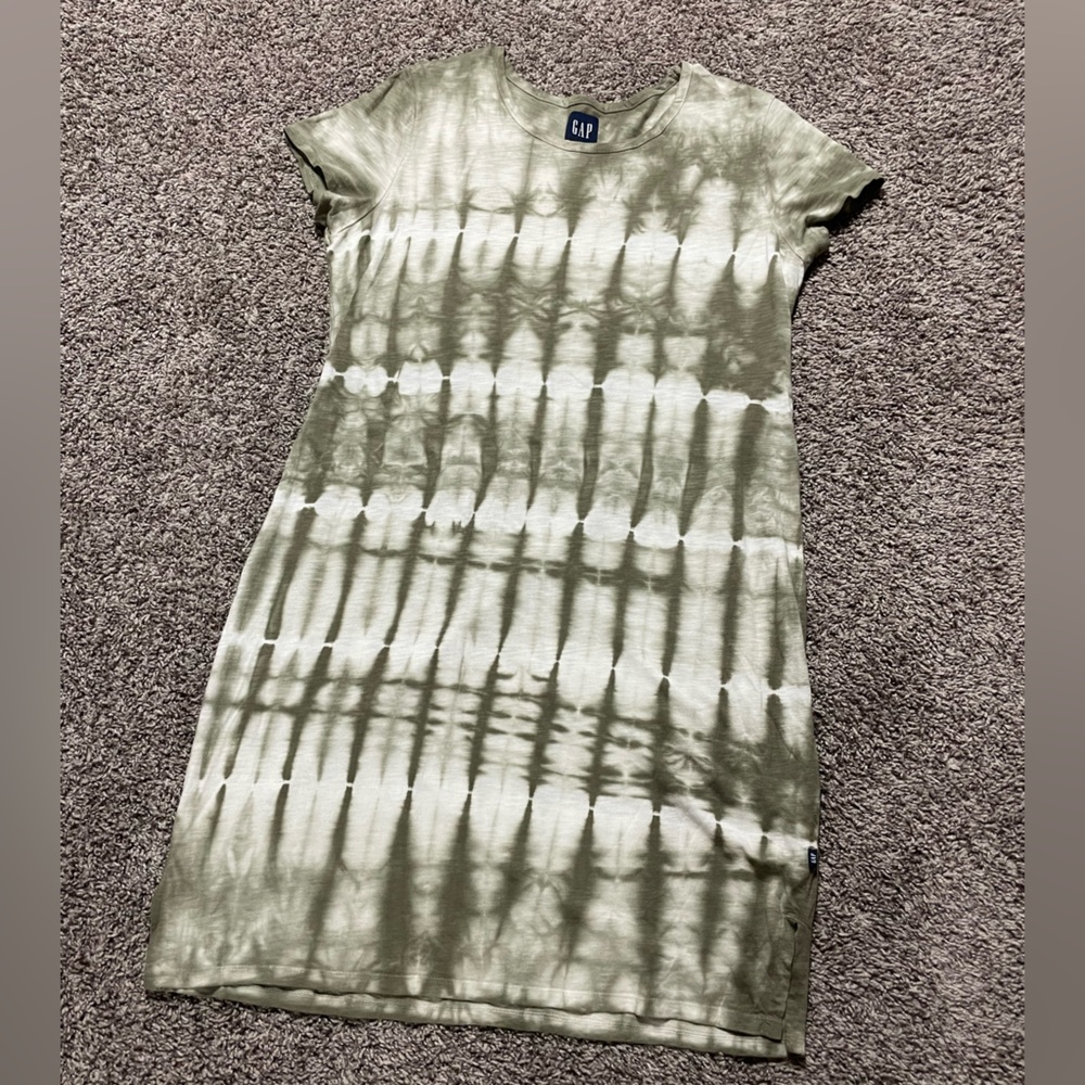 GAP Olive Tie-Dye T-Shirt